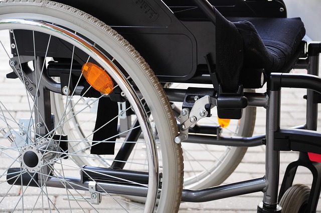 invalidní vozík s odrazkami.jpg