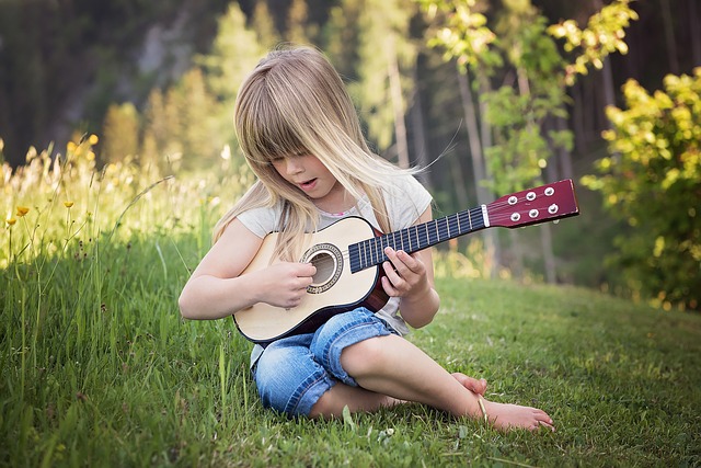 malá kytaristka